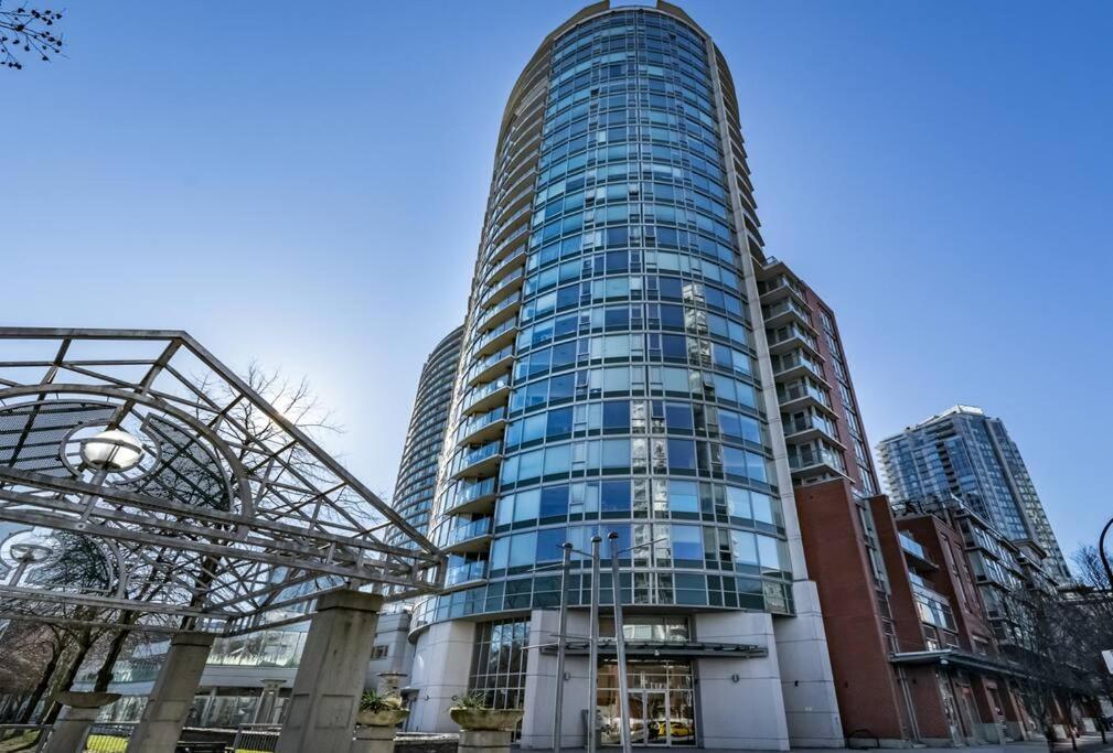 Downtown King Suite-Surround Views-Pool/Gym/Parkng Ванкувер Екстер'єр фото